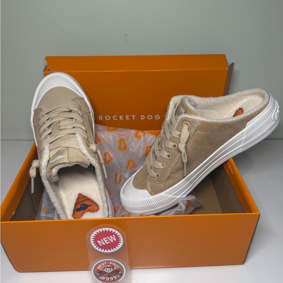 Rocket Dog Tan Mules - Picture 8 of 10